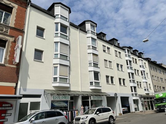 Gepflegte 2ZimmerWohnung mit Balkon in WiesbadenBiebrich (Rathausstraße)